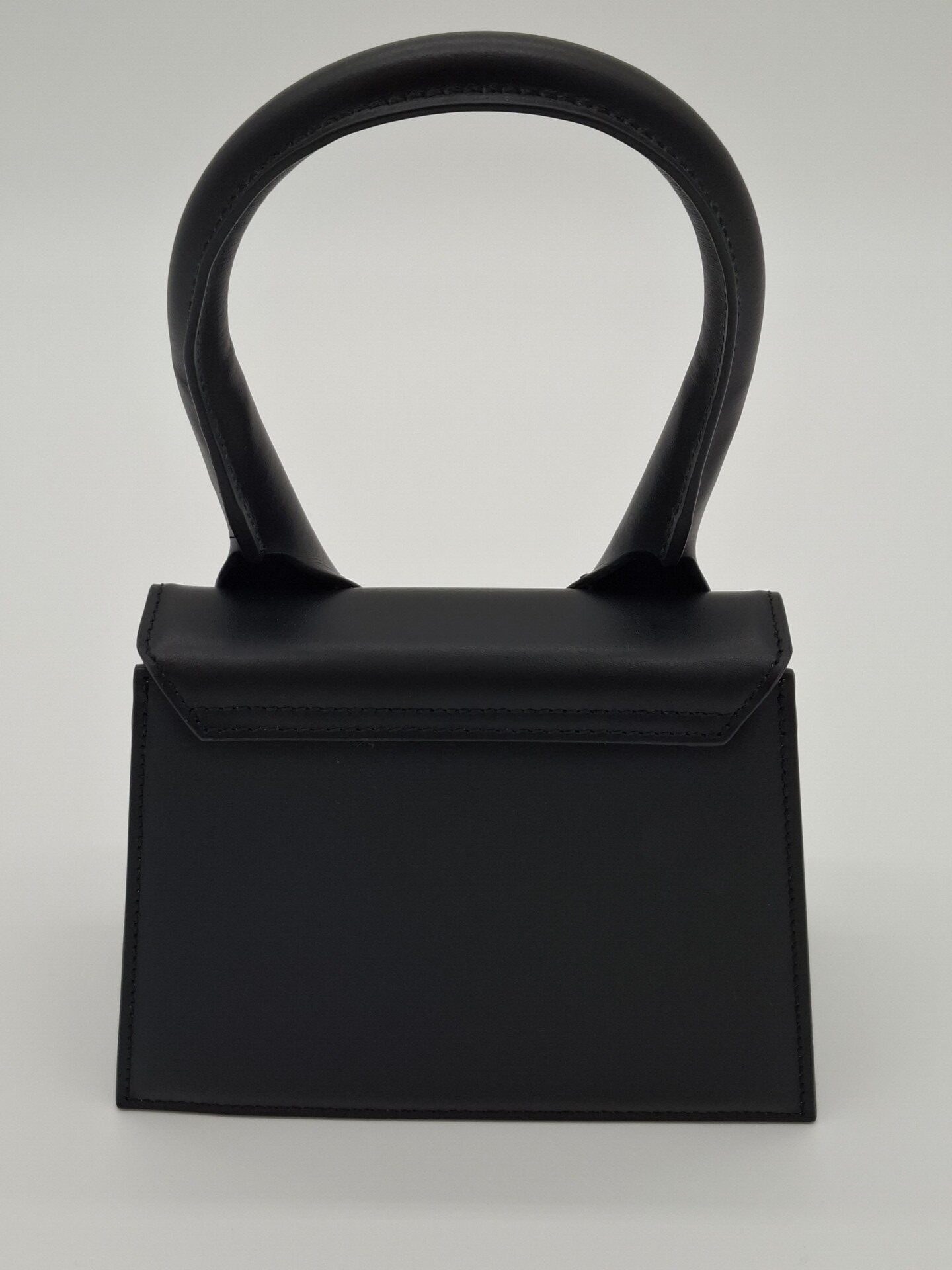 Jacquemus Chiquito Moyen Black